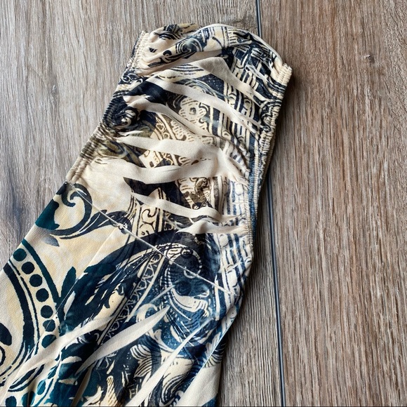 Dress - Picture 2 of 6